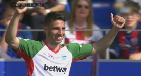 巴塞罗那拉什福德神发挥逆转英超纽卡斯尔夺冠