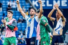 塞瓦略斯：足球新星闪耀关键战役，齐达内慧眼识珠助力成长